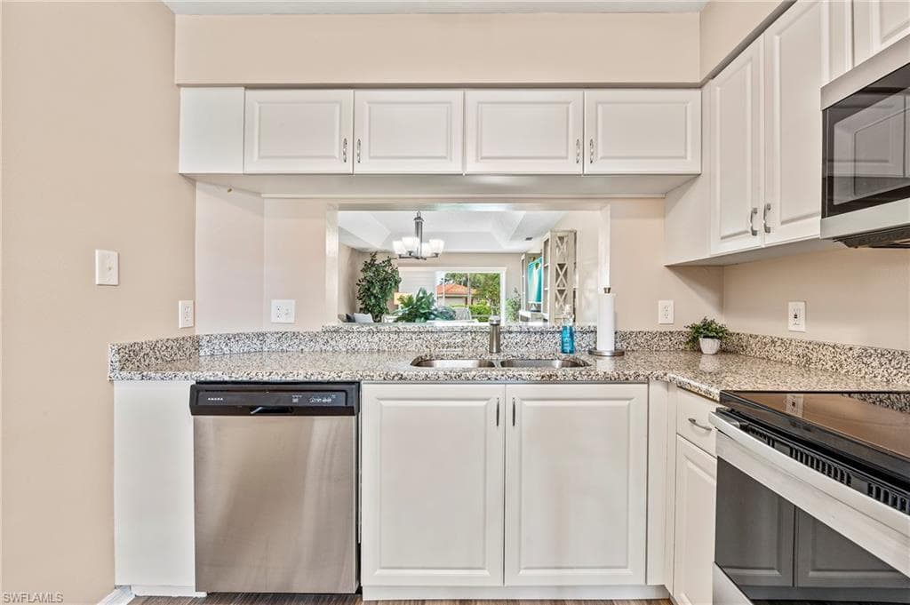 529 Mardel Dr 304, Naples, FL 34104-3