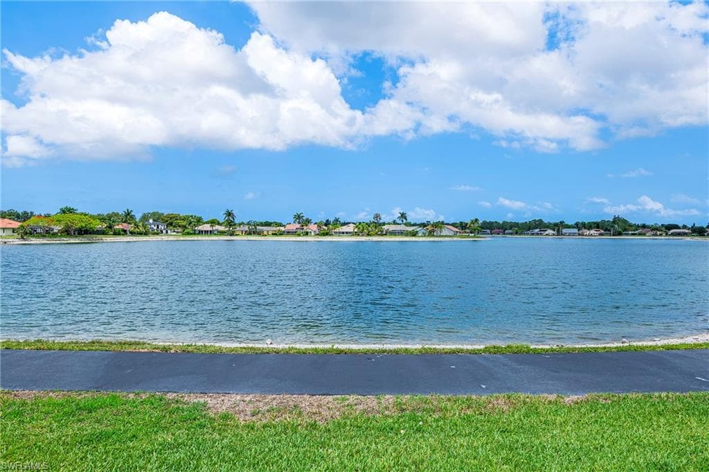 529 Mardel Dr 304, Naples, FL 34104-8