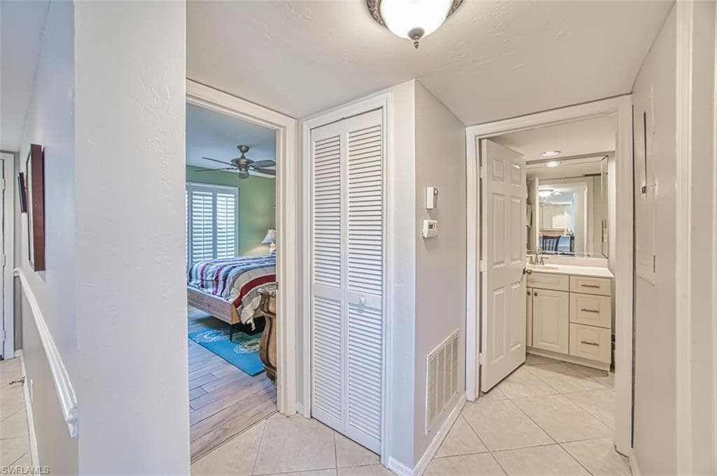 360 Horse Creek Dr 308, Naples, FL 34110-18