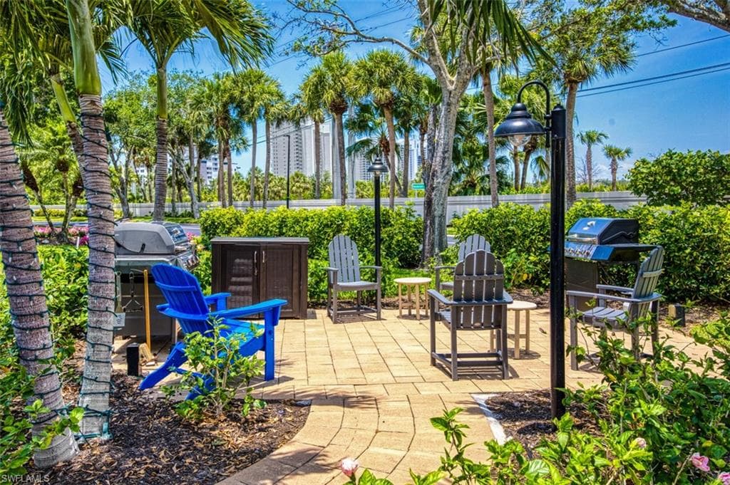 360 Horse Creek Dr 308, Naples, FL 34110-22