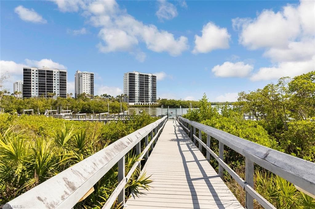 360 Horse Creek Dr 308, Naples, FL 34110-23