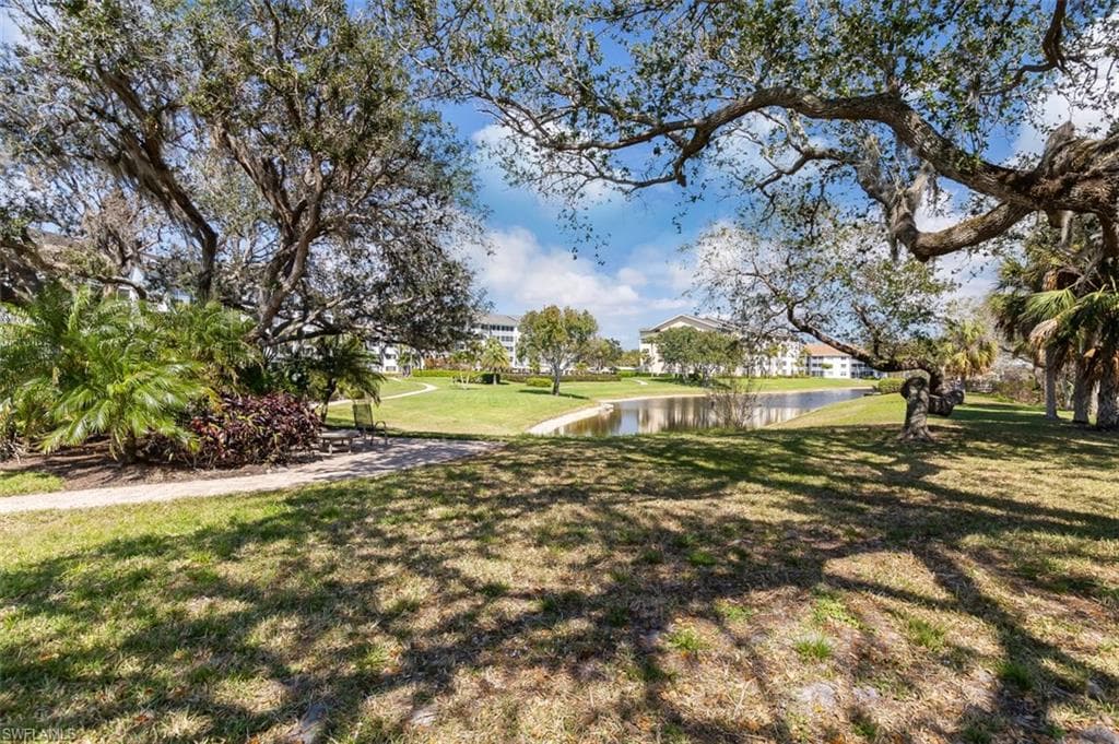 360 Horse Creek Dr 308, Naples, FL 34110-24
