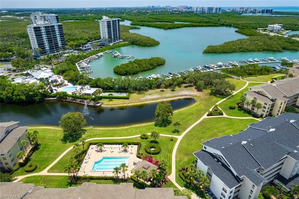 360 Horse Creek Dr 308, Naples, FL 34110-5