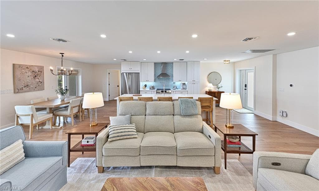 8 Palmview Blvd, Fort Myers Beach, FL 33931-9