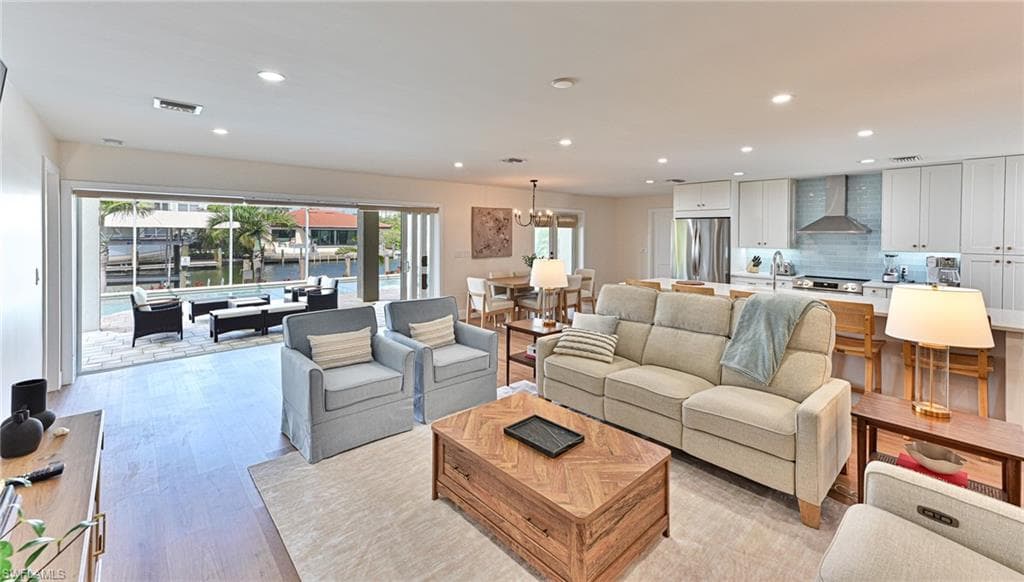 8 Palmview Blvd, Fort Myers Beach, FL 33931-11