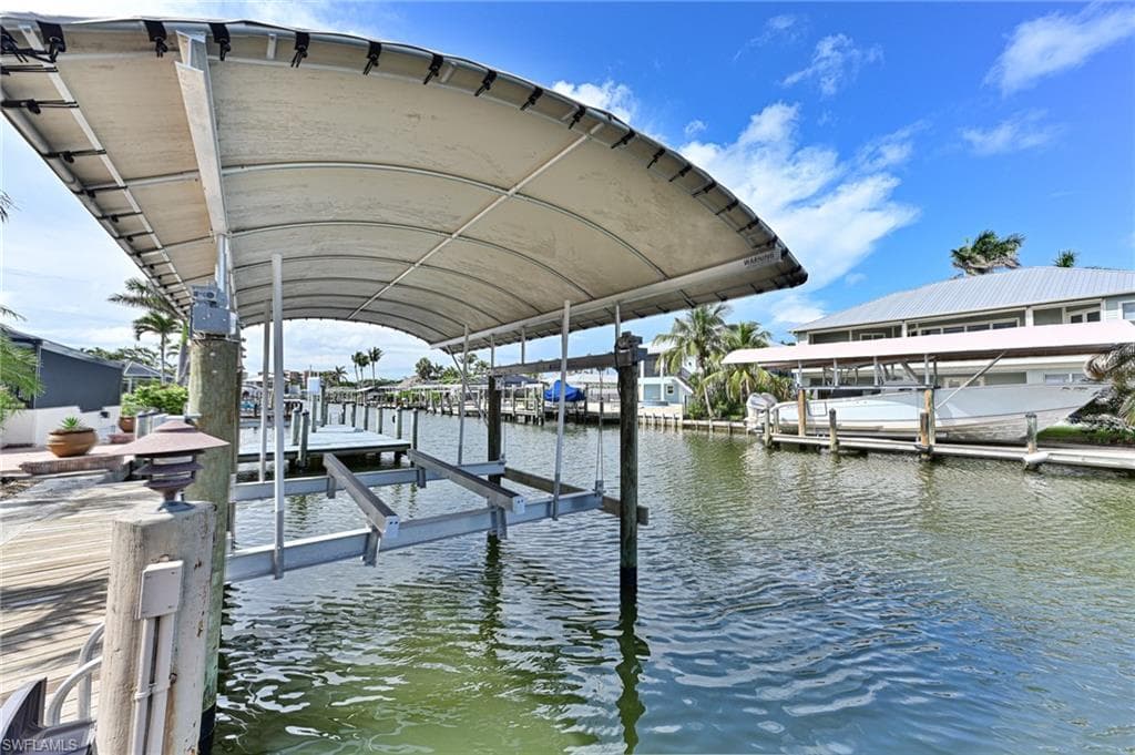 8 Palmview Blvd, Fort Myers Beach, FL 33931-27