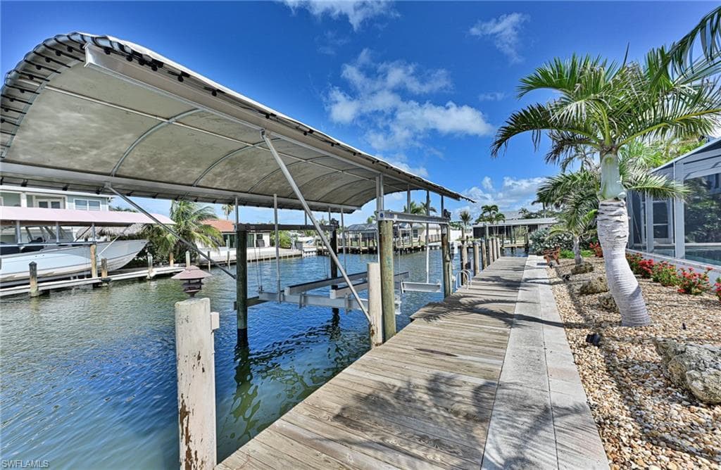 8 Palmview Blvd, Fort Myers Beach, FL 33931-28