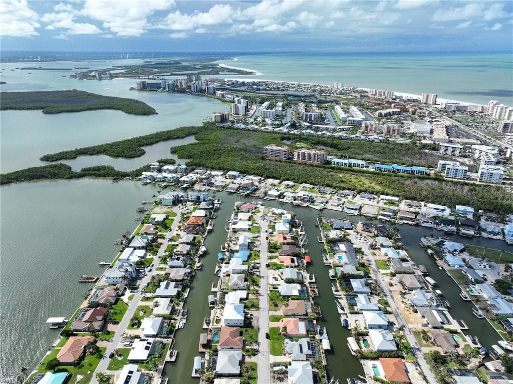 8 Palmview Blvd, Fort Myers Beach, FL 33931-40