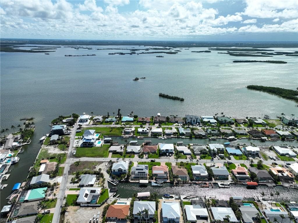 8 Palmview Blvd, Fort Myers Beach, FL 33931-42