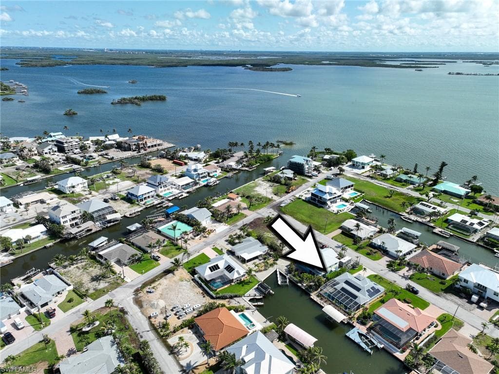 8 Palmview Blvd, Fort Myers Beach, FL 33931-43