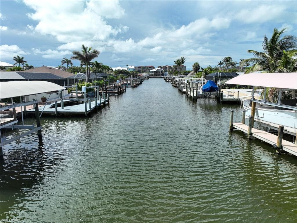 8 Palmview Blvd, Fort Myers Beach, FL 33931-4