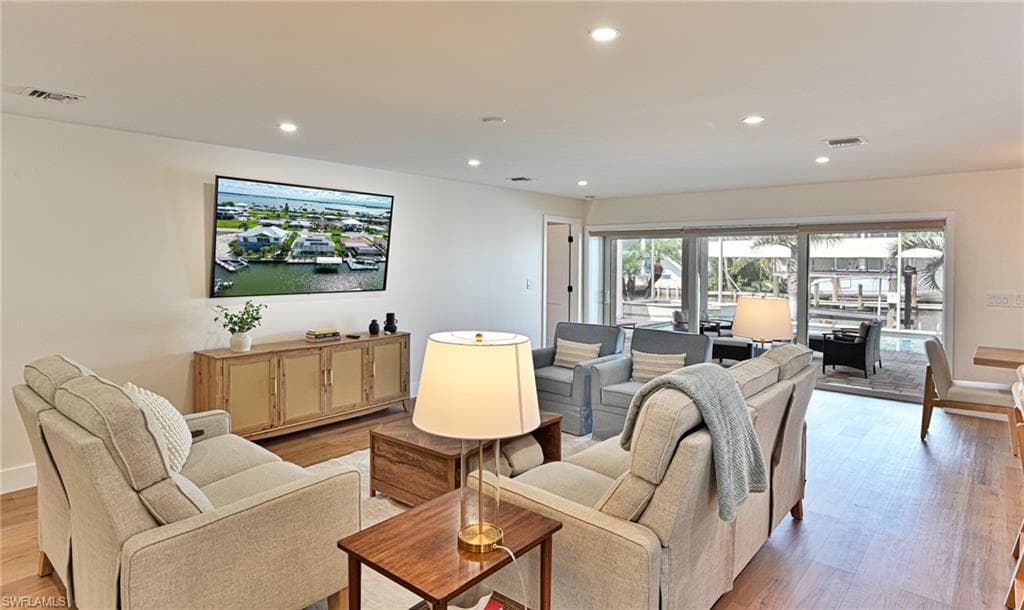 8 Palmview Blvd, Fort Myers Beach, FL 33931-8