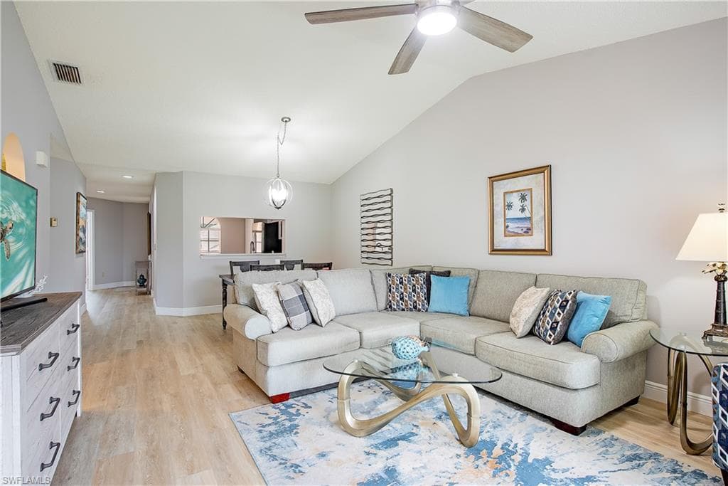 648 Mardel Ct 710, Naples, FL 34104-4