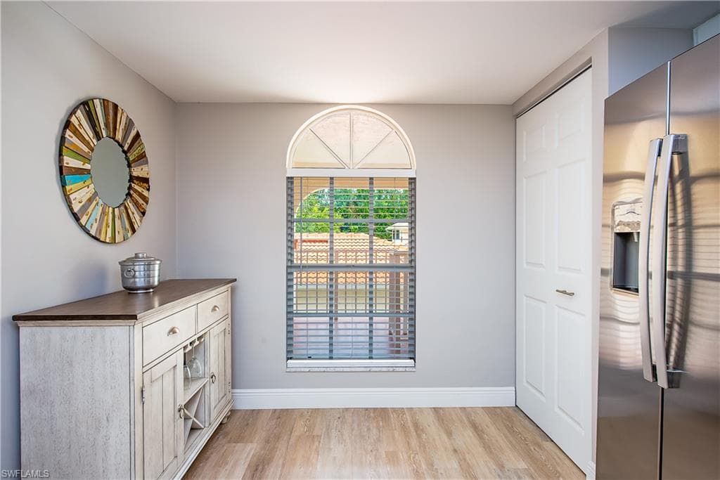 648 Mardel Ct 710, Naples, FL 34104-7