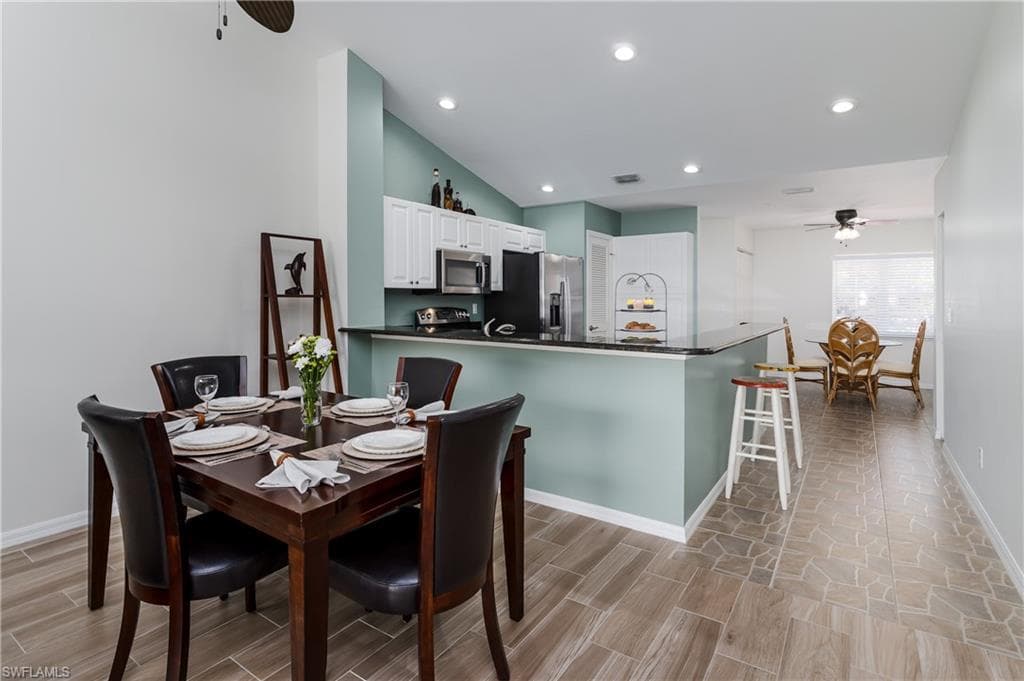 5035 Cedar Springs Dr 202, Naples, FL 34110-9