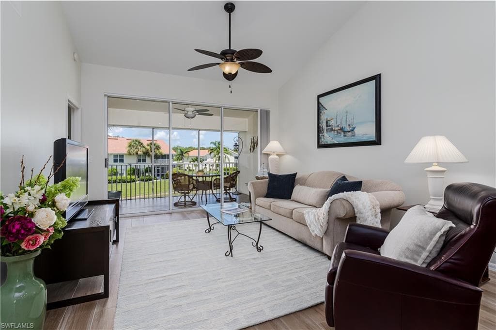 5035 Cedar Springs Dr 202, Naples, FL 34110-11