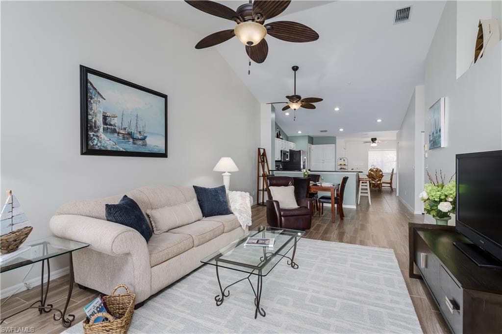 5035 Cedar Springs Dr 202, Naples, FL 34110-12