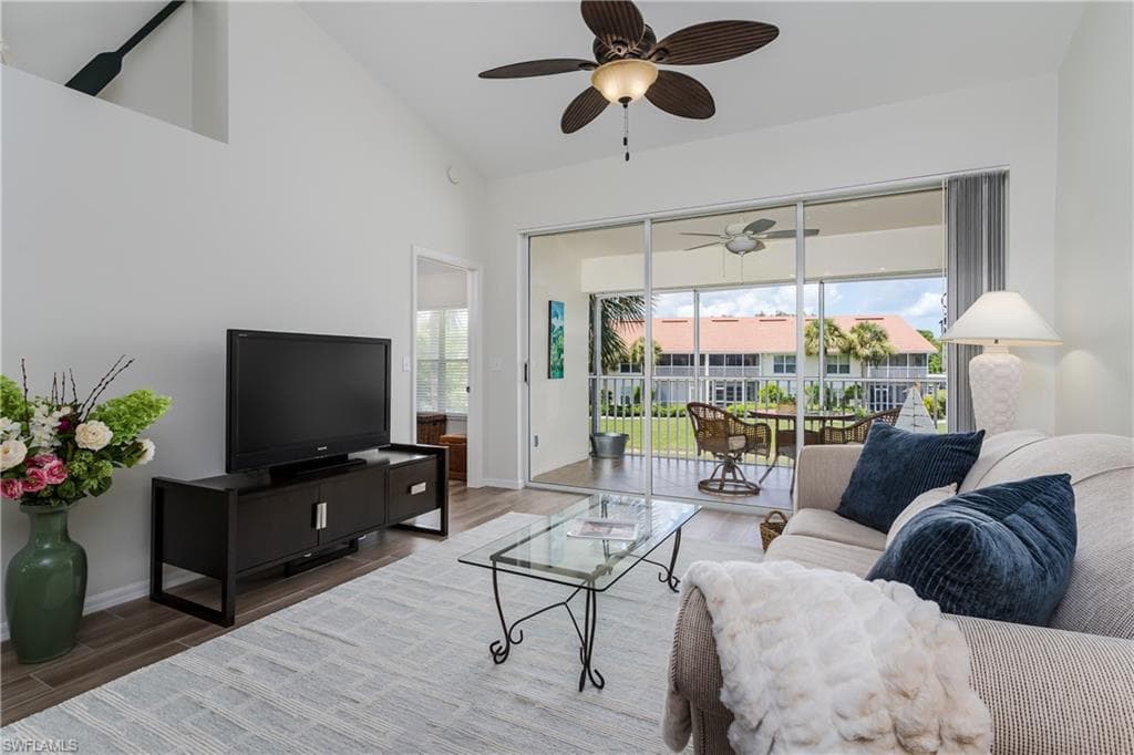 5035 Cedar Springs Dr 202, Naples, FL 34110-13