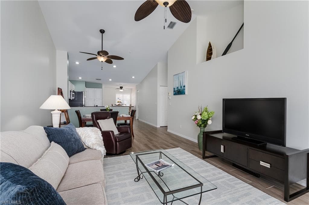 5035 Cedar Springs Dr 202, Naples, FL 34110-14
