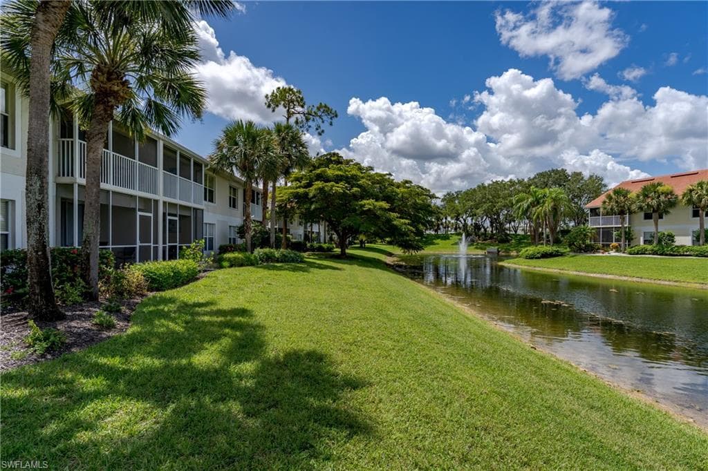 5035 Cedar Springs Dr 202, Naples, FL 34110-17
