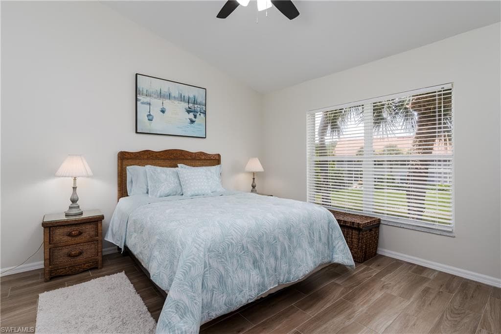 5035 Cedar Springs Dr 202, Naples, FL 34110-19