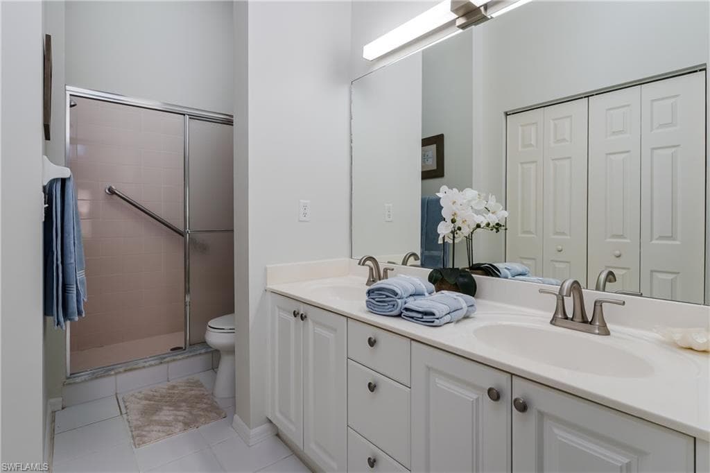 5035 Cedar Springs Dr 202, Naples, FL 34110-20
