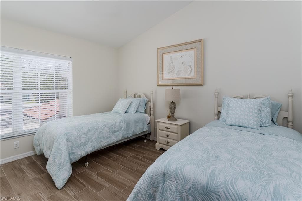 5035 Cedar Springs Dr 202, Naples, FL 34110-21