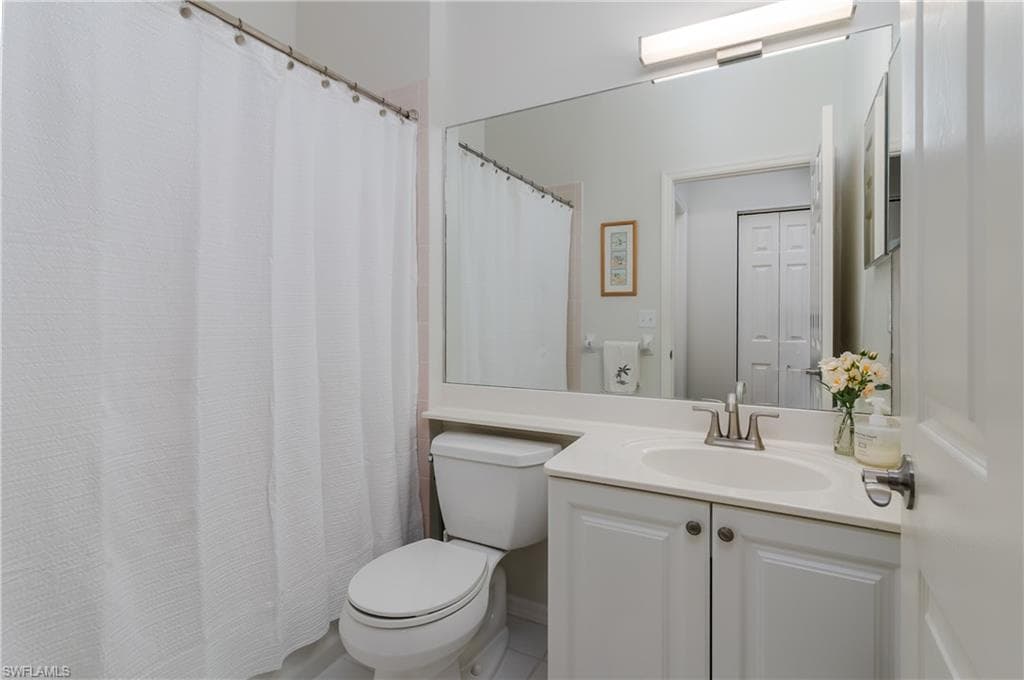5035 Cedar Springs Dr 202, Naples, FL 34110-23
