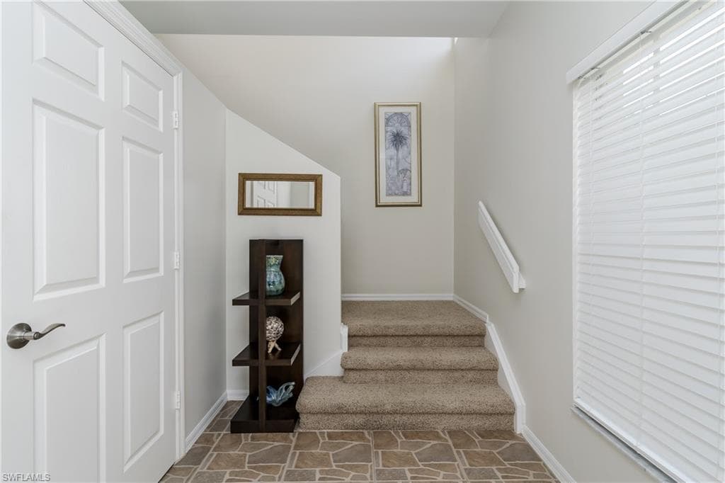 5035 Cedar Springs Dr 202, Naples, FL 34110-3