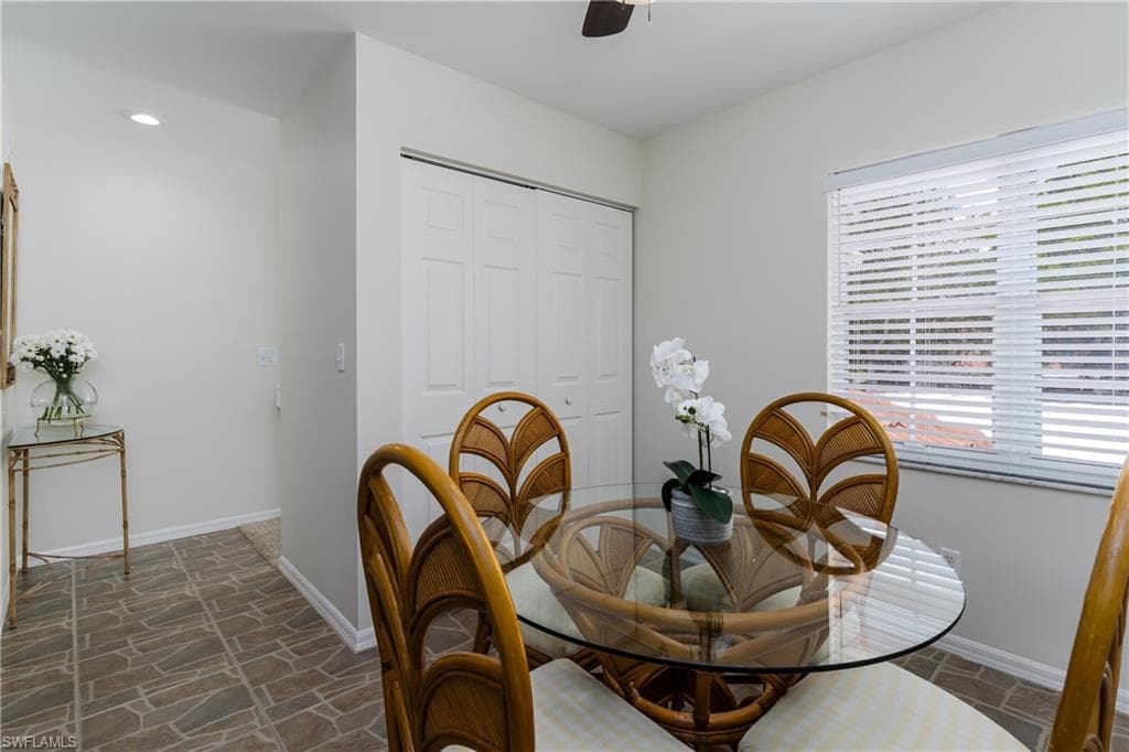 5035 Cedar Springs Dr 202, Naples, FL 34110-4