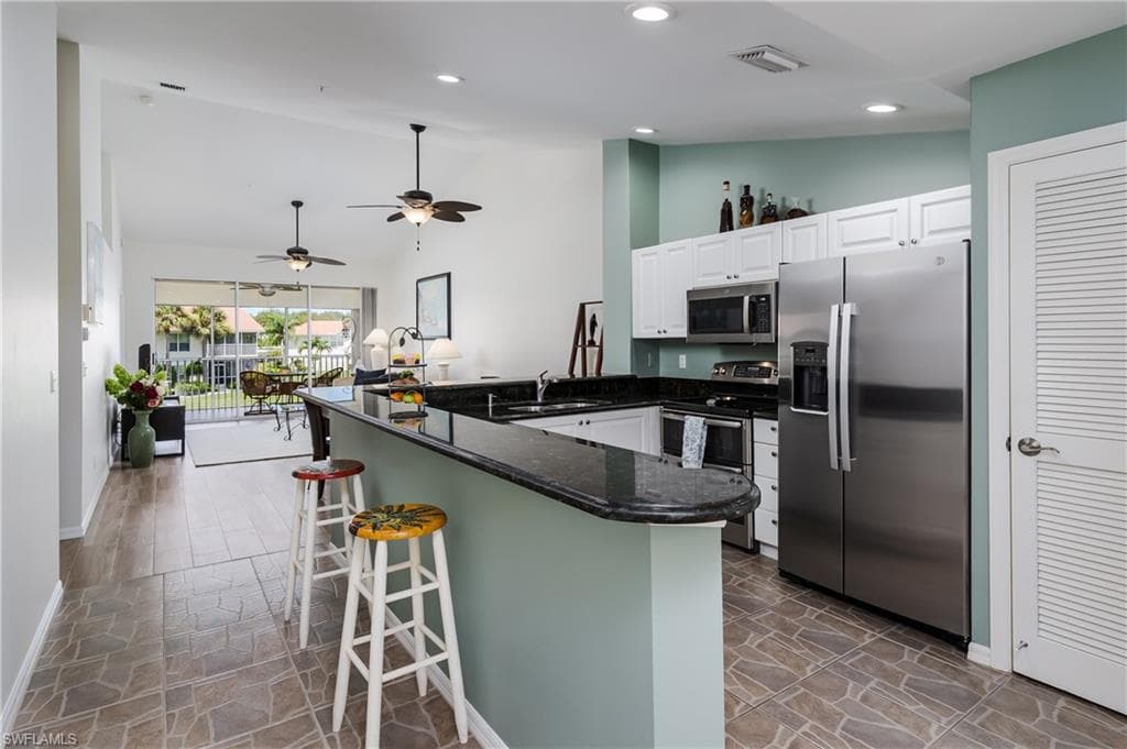 5035 Cedar Springs Dr 202, Naples, FL 34110-5