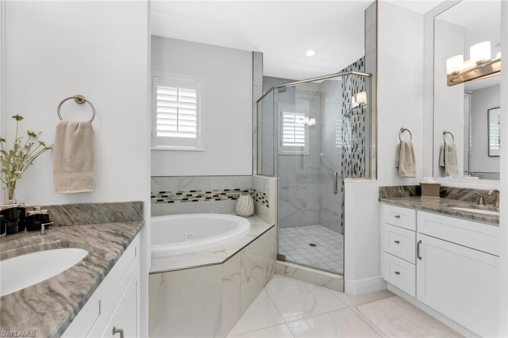 605 El Camino Real 102, Naples, FL 34119-13