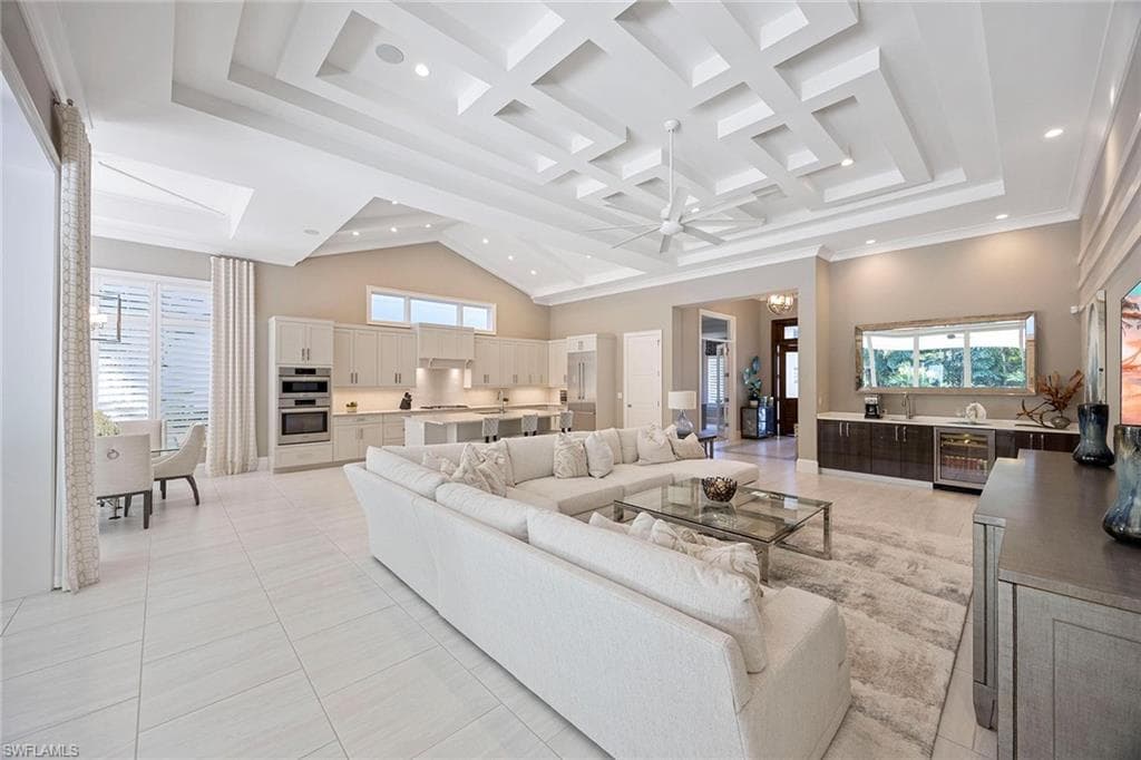 6818 Mangrove Ave, Naples, FL 34109-10