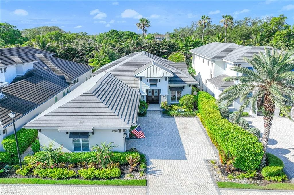 6818 Mangrove Ave, Naples, FL 34109-43