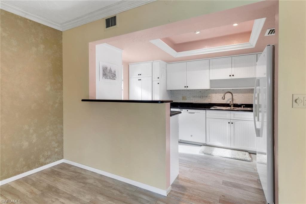 1155 Sandpiper St D4, Naples, FL 34102-31