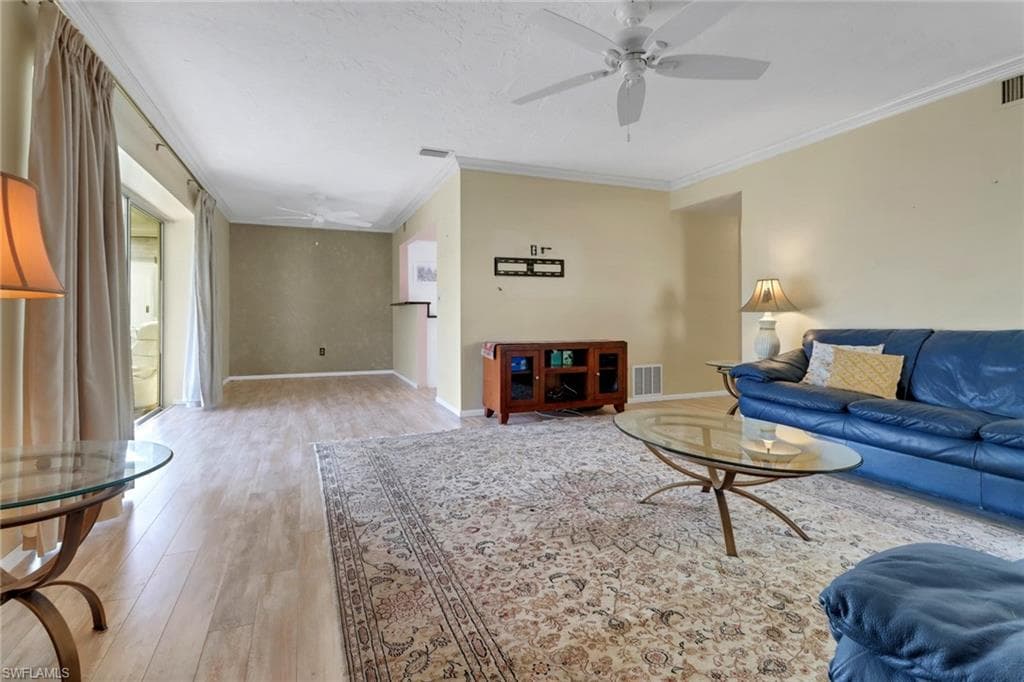 1155 Sandpiper St D4, Naples, FL 34102-5