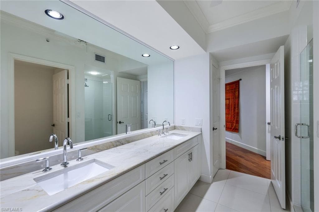 315 Dunes Blvd 1006, Naples, FL 34110-17
