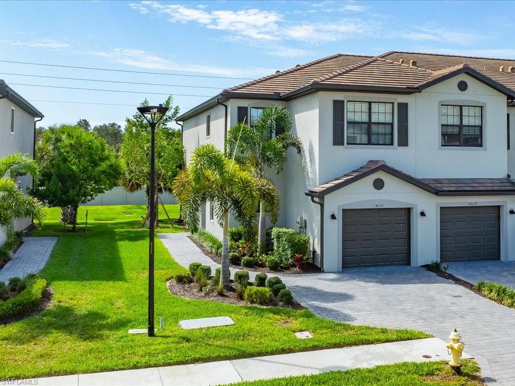 14121 Pine Lodge Ln, Fort Myers, FL 33913-1