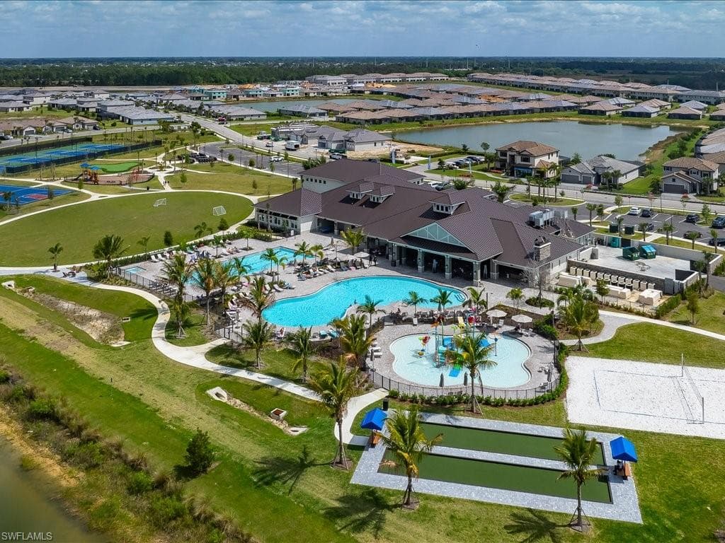 14121 Pine Lodge Ln, Fort Myers, FL 33913-32