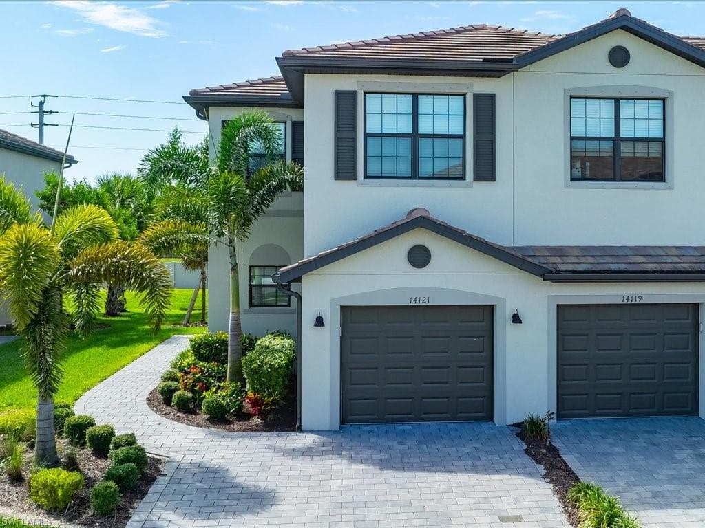 14121 Pine Lodge Ln, Fort Myers, FL 33913-2