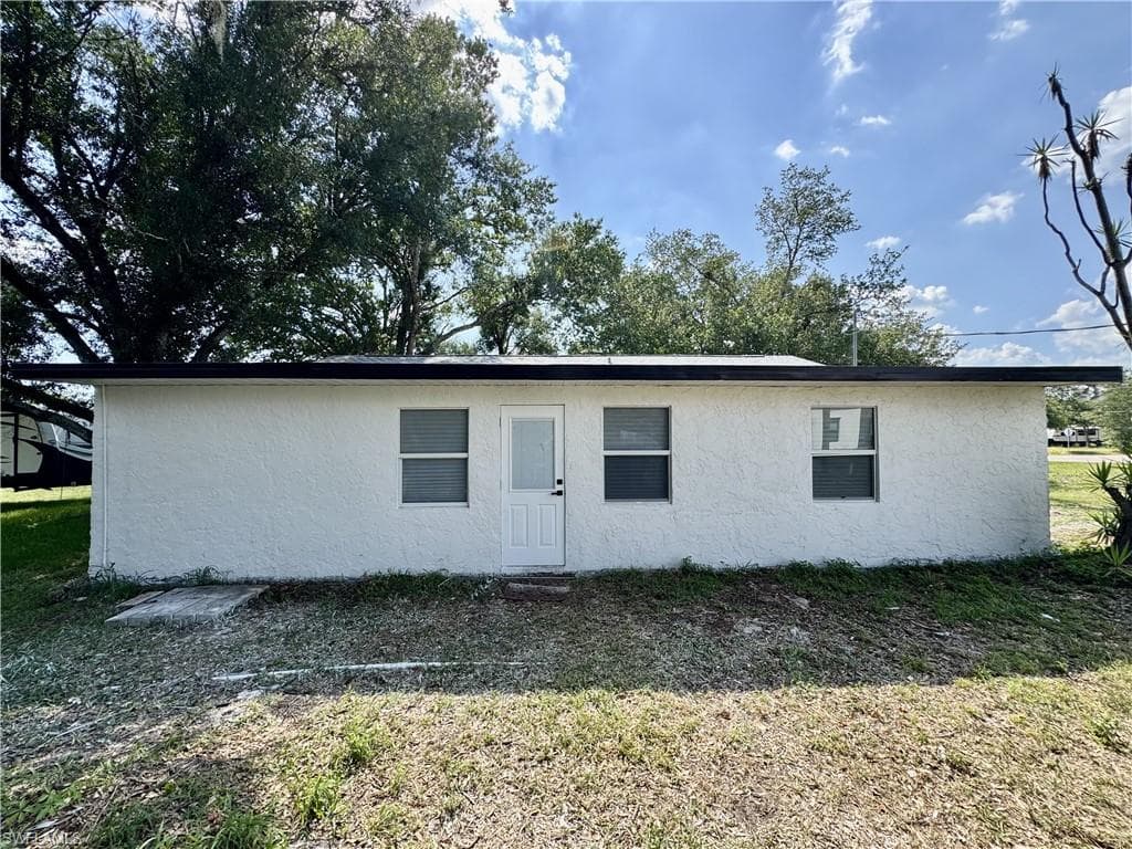 390 Hazel Cir, Punta Gorda, FL 33982-18