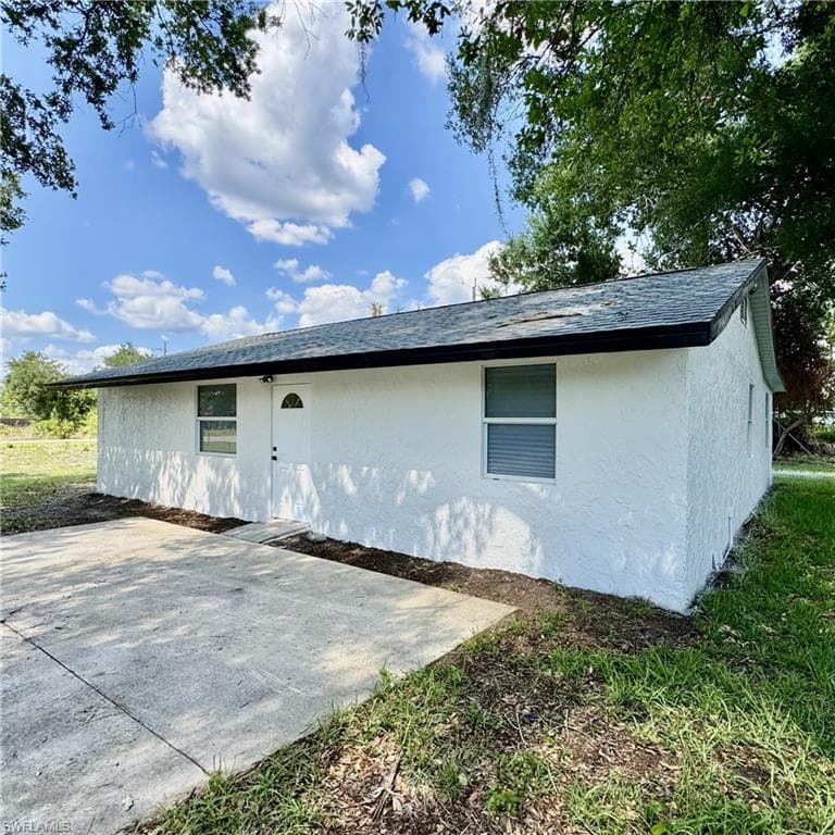 390 Hazel Cir, Punta Gorda, FL 33982-2