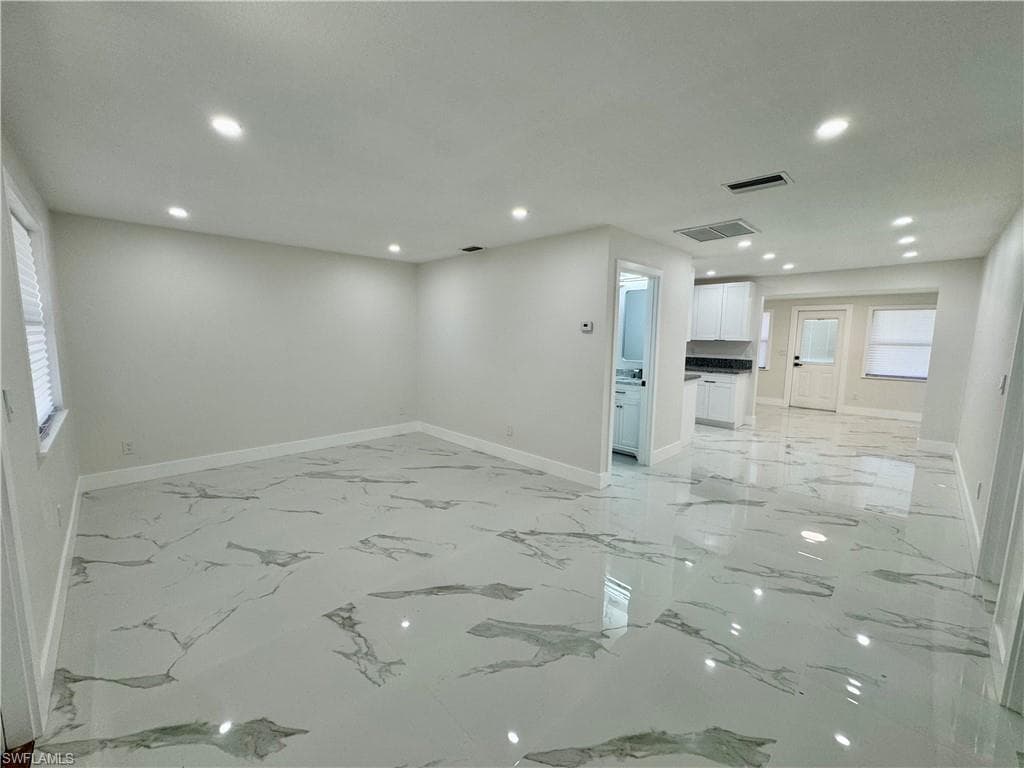 390 Hazel Cir, Punta Gorda, FL 33982-3