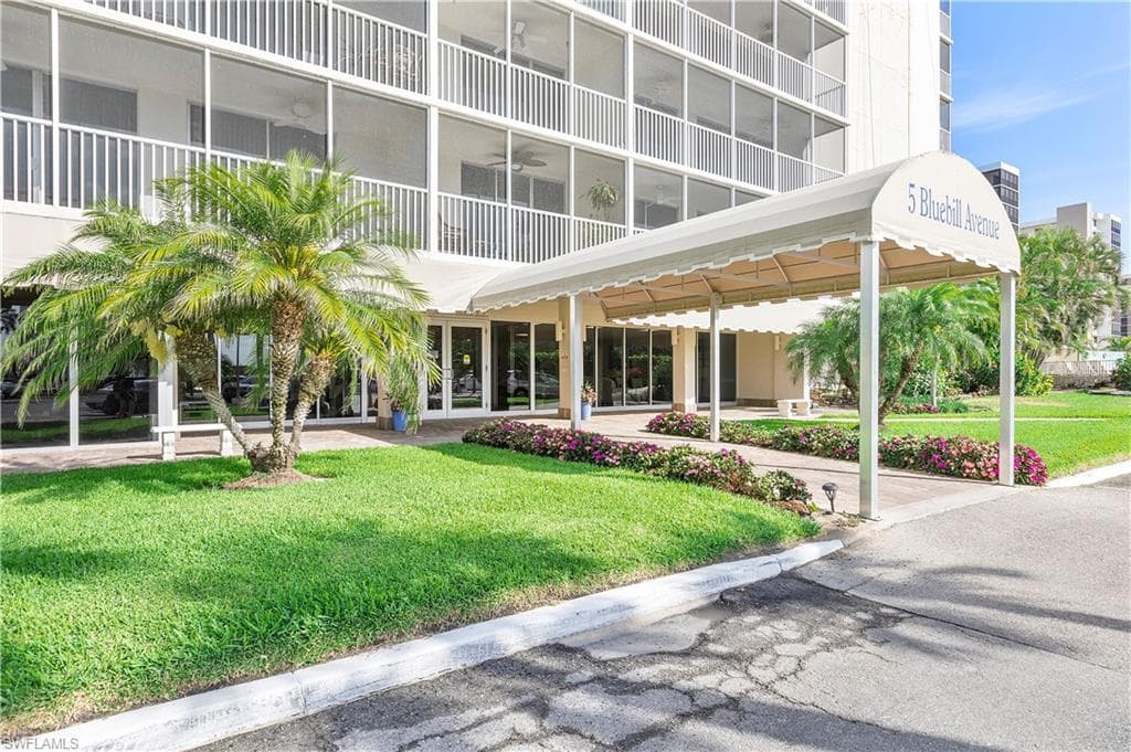 5 Bluebill Ave 410, Naples, FL 34108-2