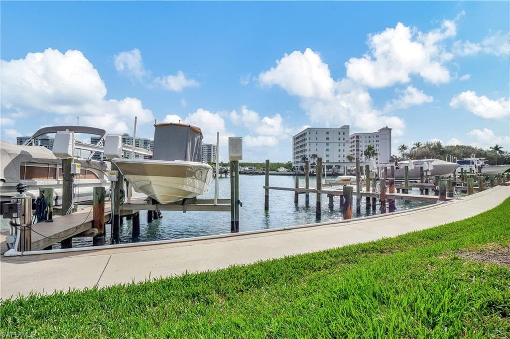 5 Bluebill Ave 410, Naples, FL 34108-32