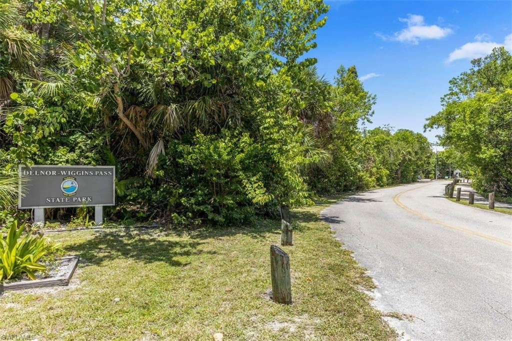 5 Bluebill Ave 410, Naples, FL 34108-37