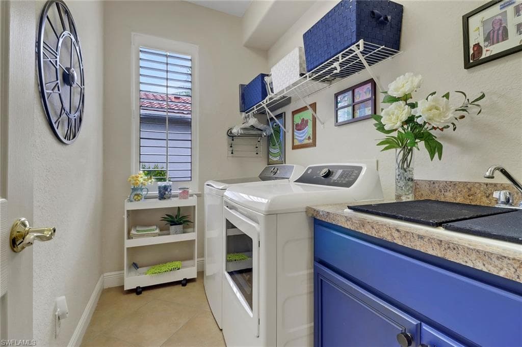 14640 Meravi Dr, Bonita Springs, FL 34135-14