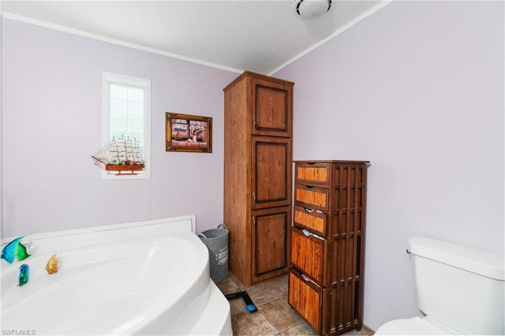 11068 New Moon Ct, Bonita Springs, FL 34135-11