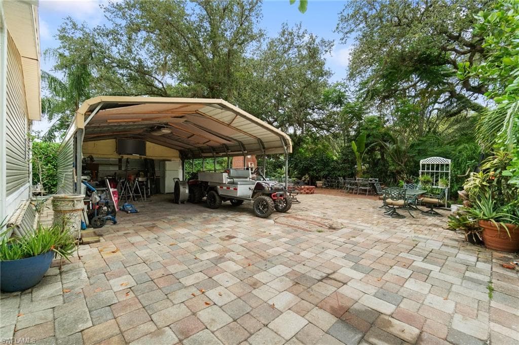 11068 New Moon Ct, Bonita Springs, FL 34135-17