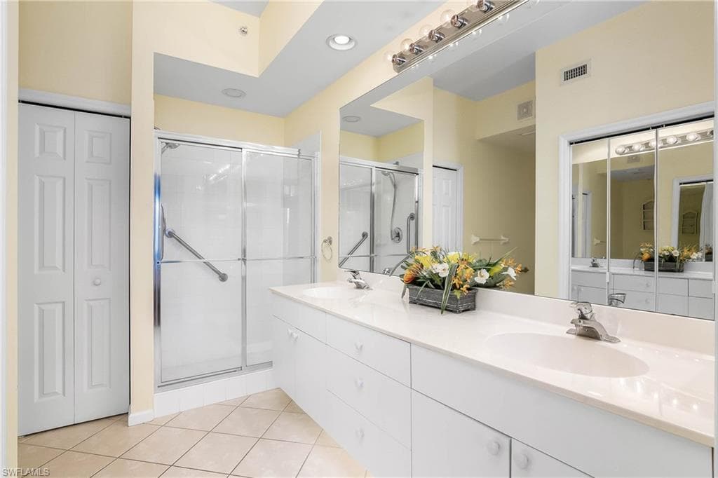6810 Beach Resort Dr 13, Naples, FL 34114-13